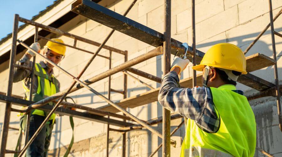 Professional gutter cleaning in Drewsey, OR